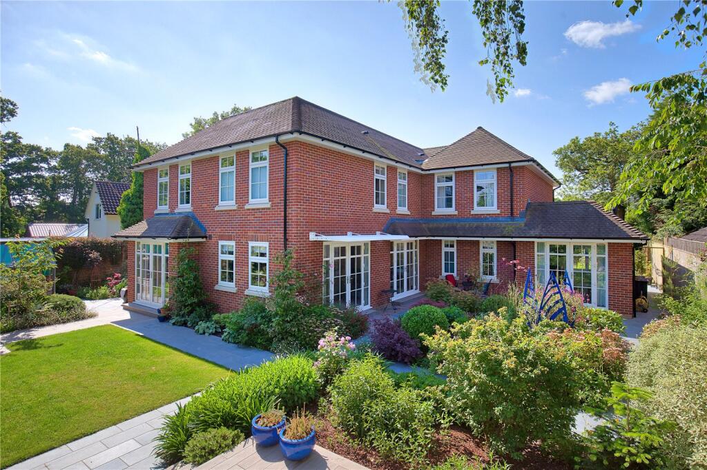 Main image of property: Barrs Avenue, New Milton, Hampshire, BH25
