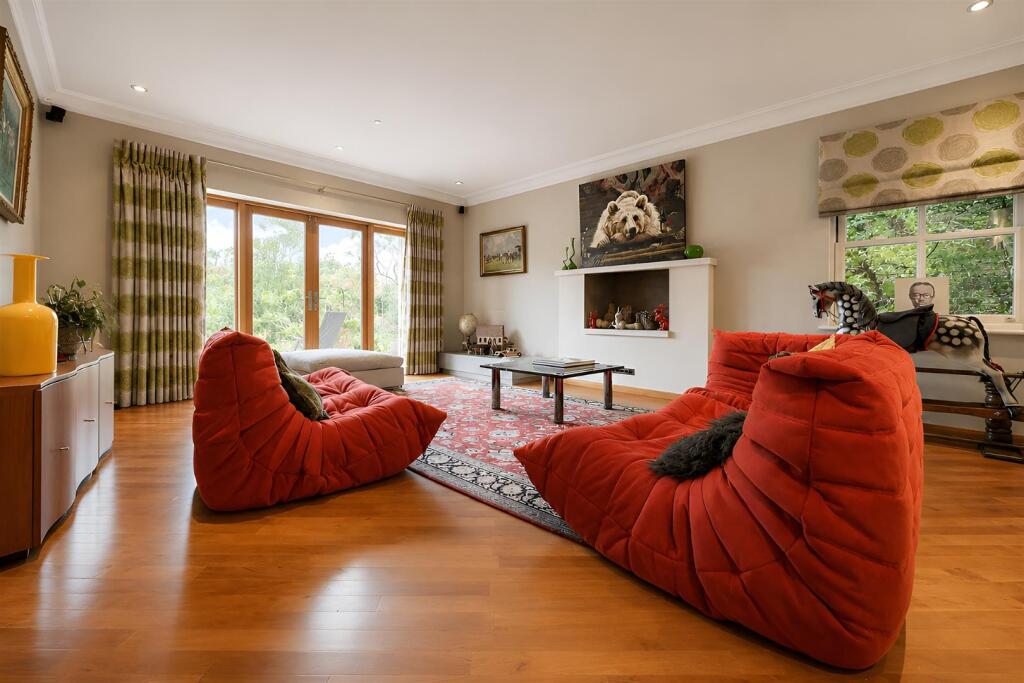 The Glasshouse, Main Street, Rotherby photo 3