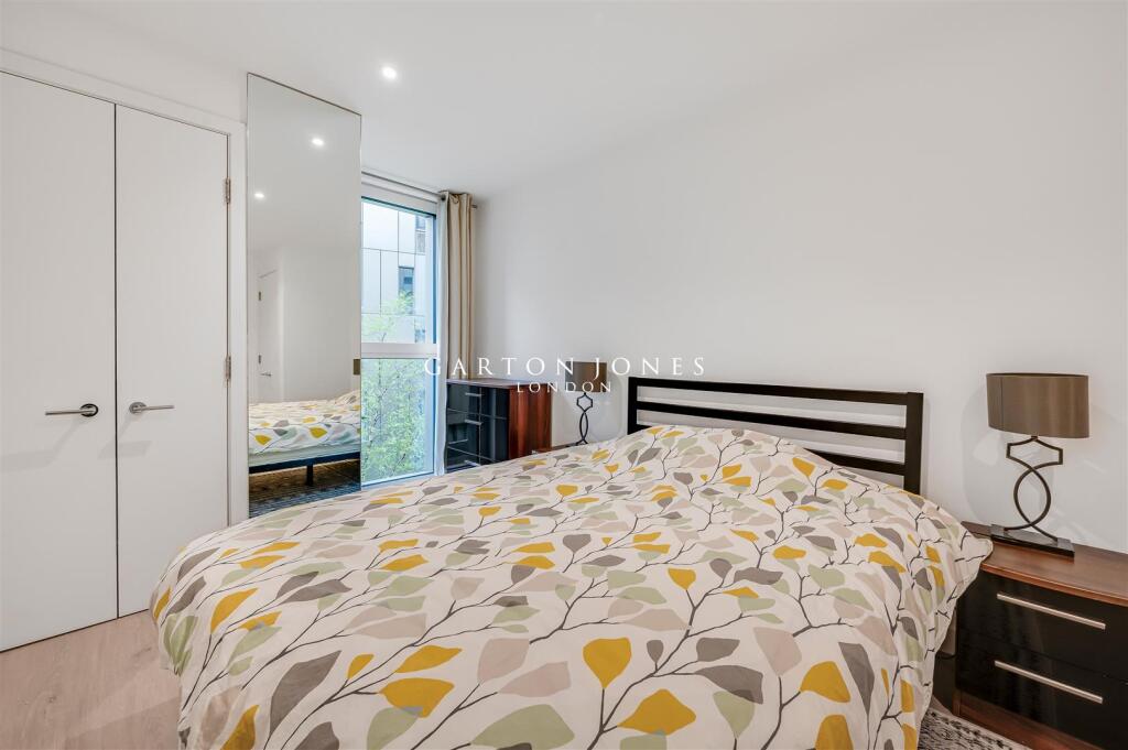 Apartment in London - View 5