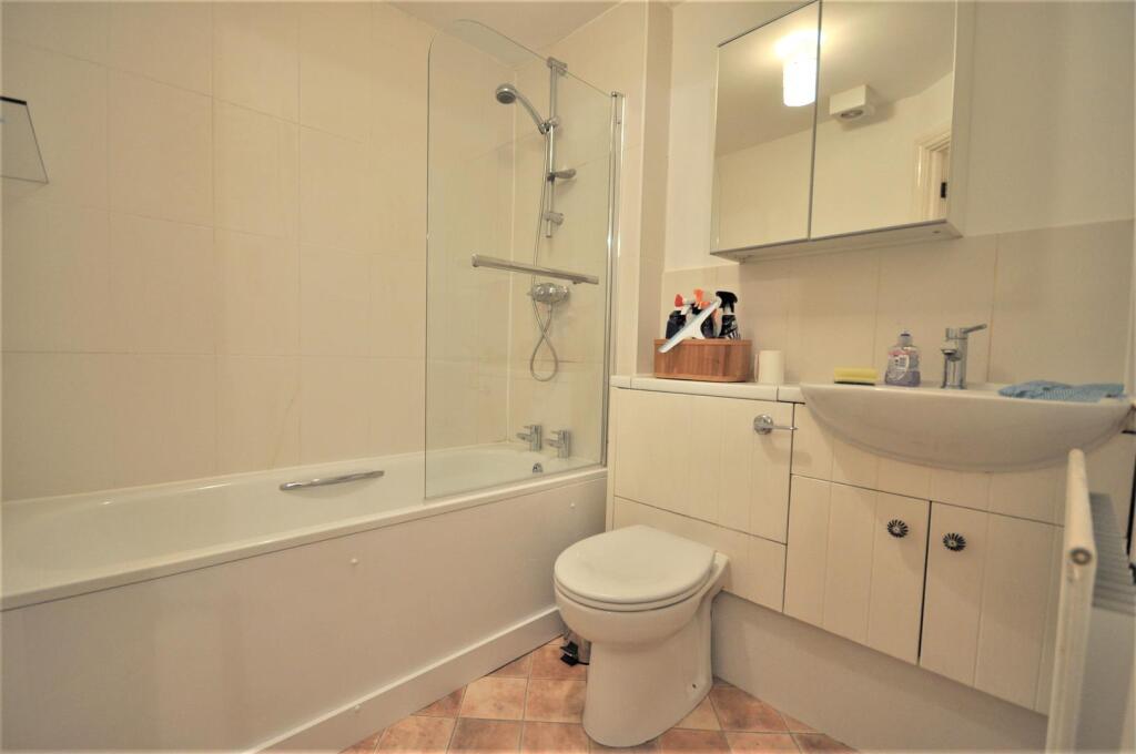 Apartment in Hemel Hempstead - View 4