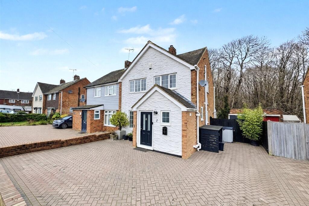3-bed semi-detached on Prinys Drive, Wigmore, Kent, ME8, £400,000