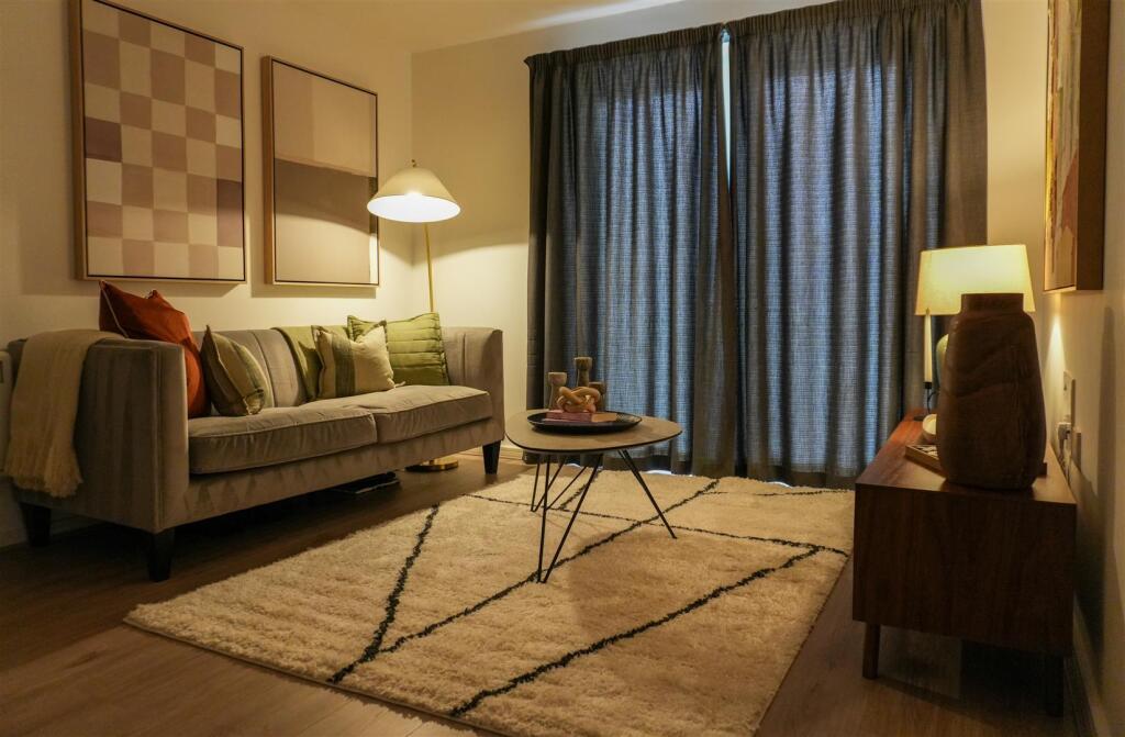 Apartment in Salford, Greater Manchester - View 6