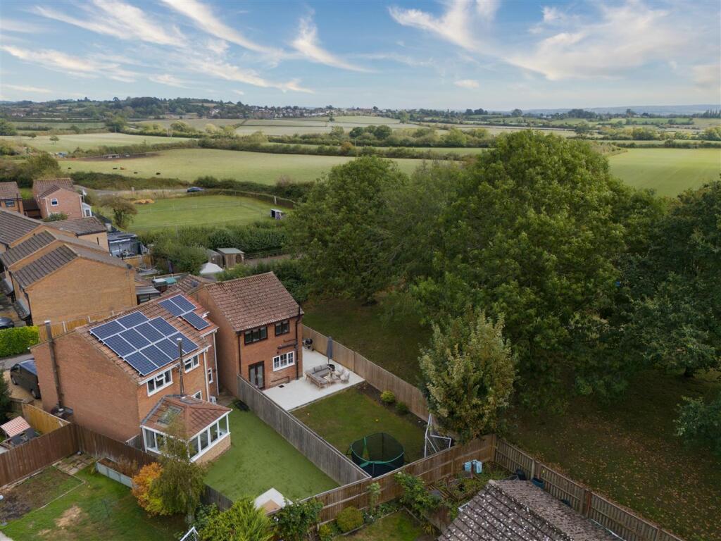 House in Swindon, Melksham Without - View 2