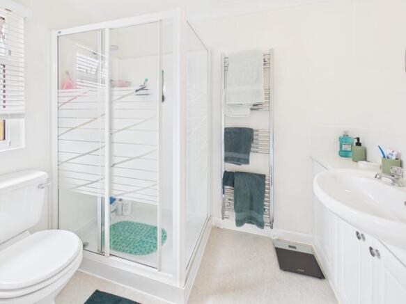 en-suite shower room