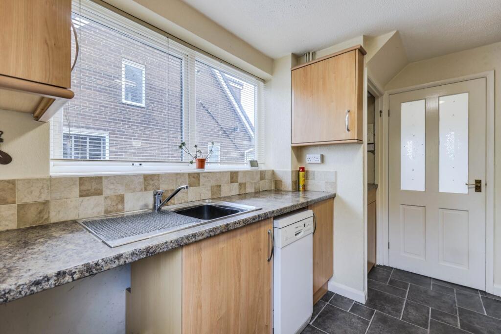 House in Leeds, West Yorkshire - View 5