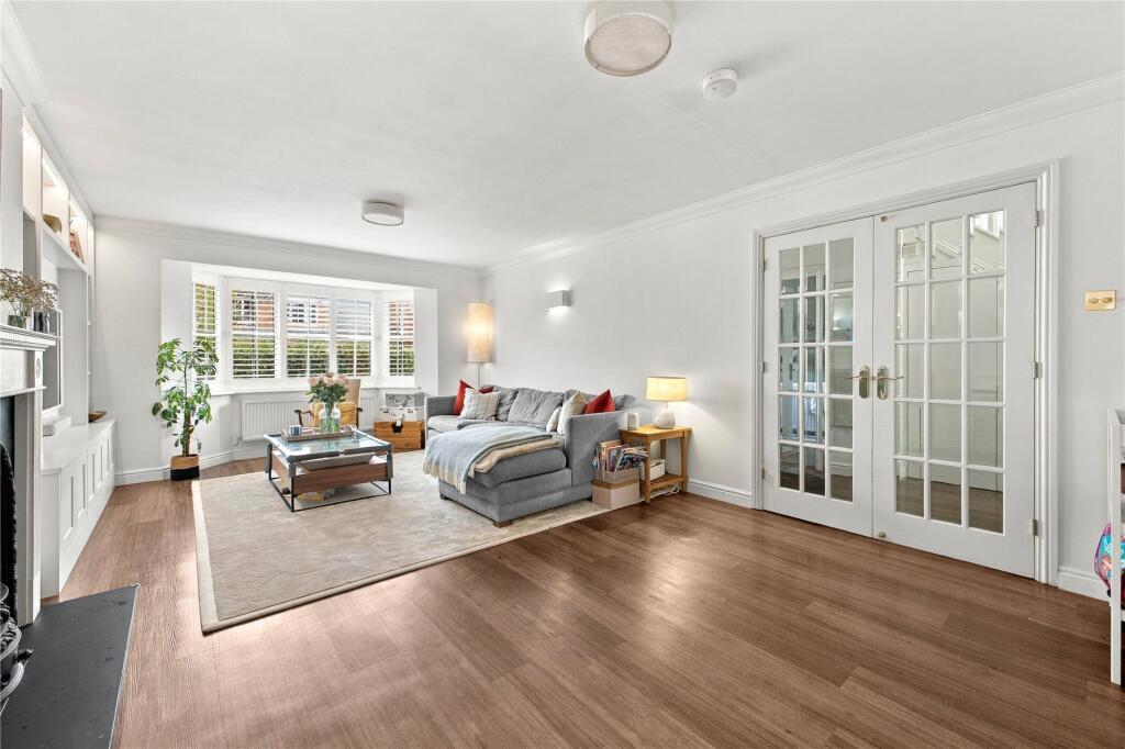Coresbrook Way, Knaphill, Woking, Surrey, GU21 photo 3