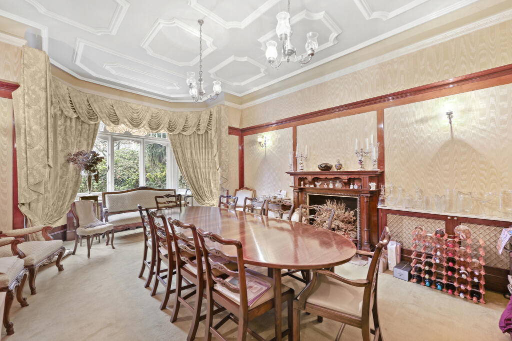 Monkhams Drive, Woodford Green, IG8 photo 4