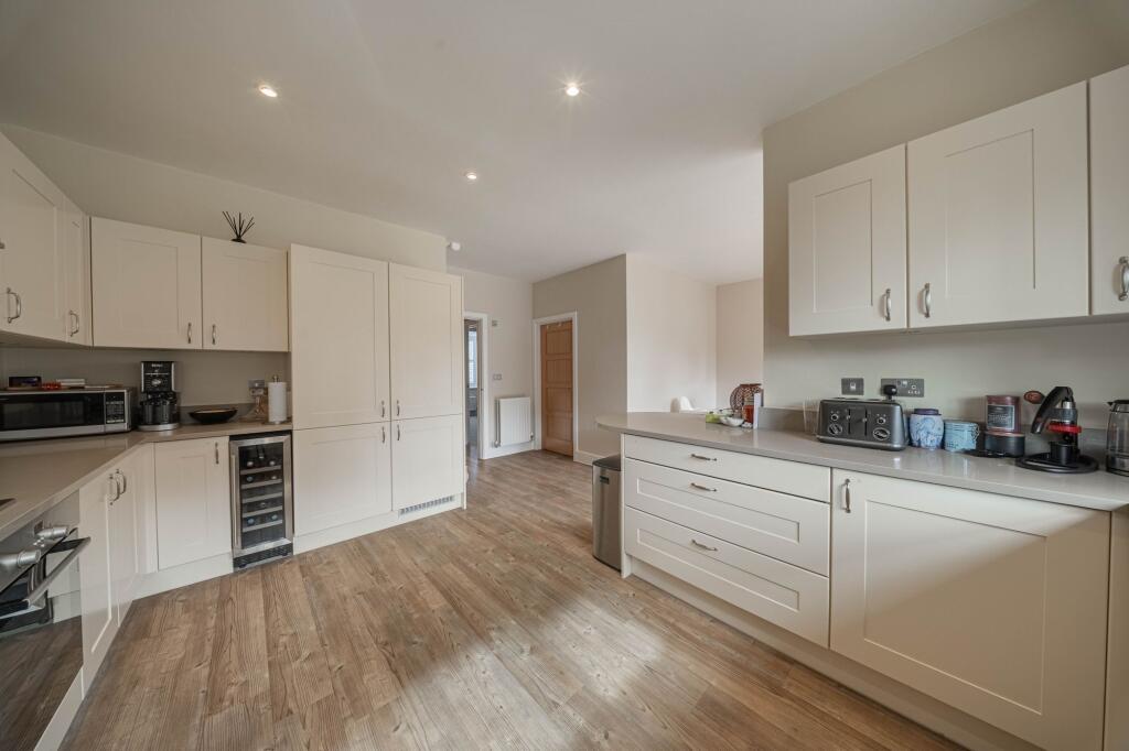 House in Haywards Heath, Ansty and Staplefield - View 5