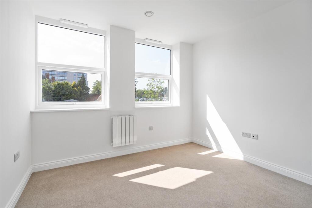 Additional image 7 of Apt 6, Warwick House, 737 Warwick Road. Solihull.