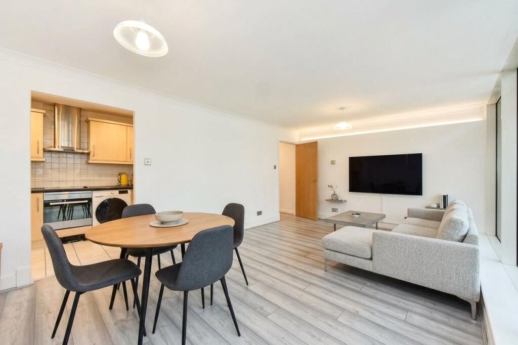 Main image of property: Boardwalk Place, Canary Wharf, London, E14