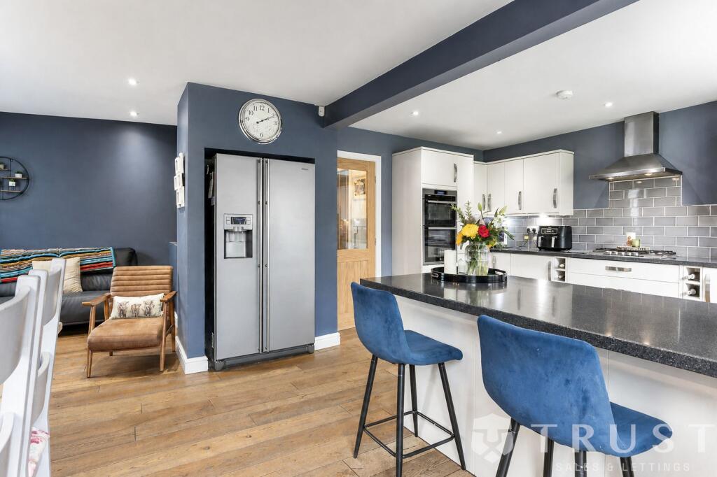 House in Wakefield - View 3