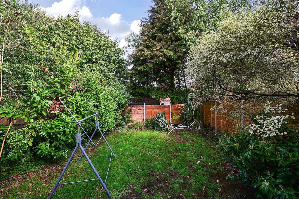 House in Rushmoor, Farnborough - View 5