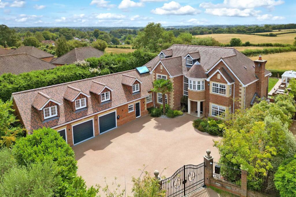 6-bed detached on Priests Paddock, Knotty Green, Beaconsfield, Buckinghamshire, HP9, £2,795,000