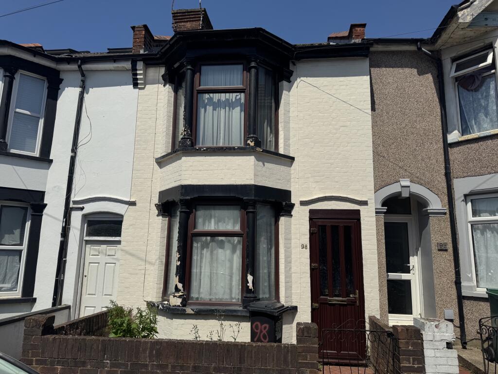 Main image of property: 98 PRINCES ROAD, WATFORD, HERTFORDSHIRE