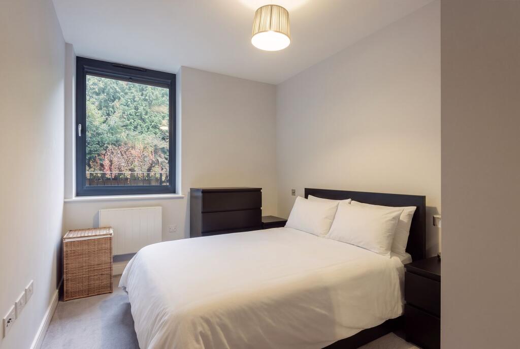 Apartment in Watford - More