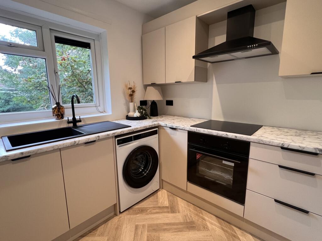 Rydal Close, Bury photo 4