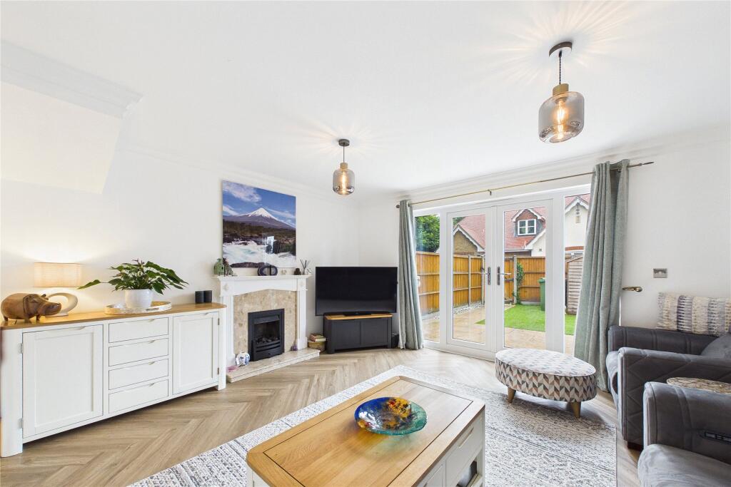 Bartlett Place, Frimley Green, Camberley, Surrey, GU16 photo 4