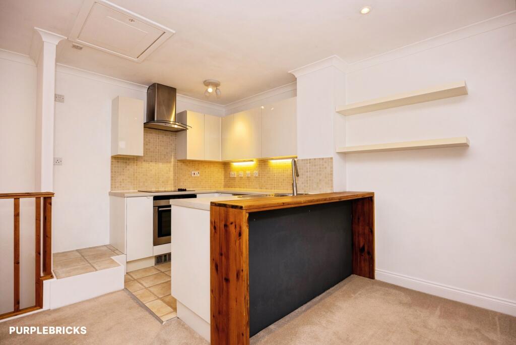 House in Guildford, Ash - View 5