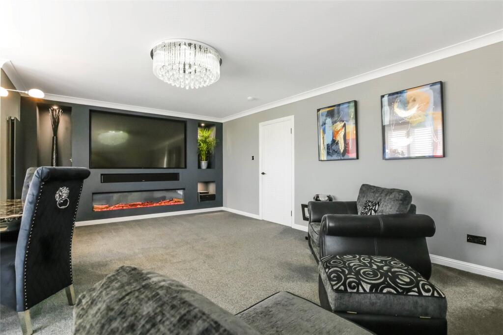 The Paddock, Hamilton, South Lanarkshire, ML3 photo 4
