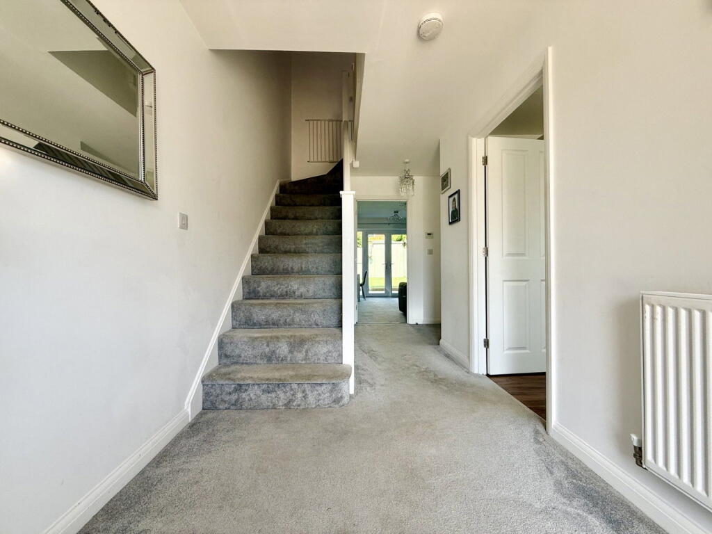 House in Gloucester - View 4