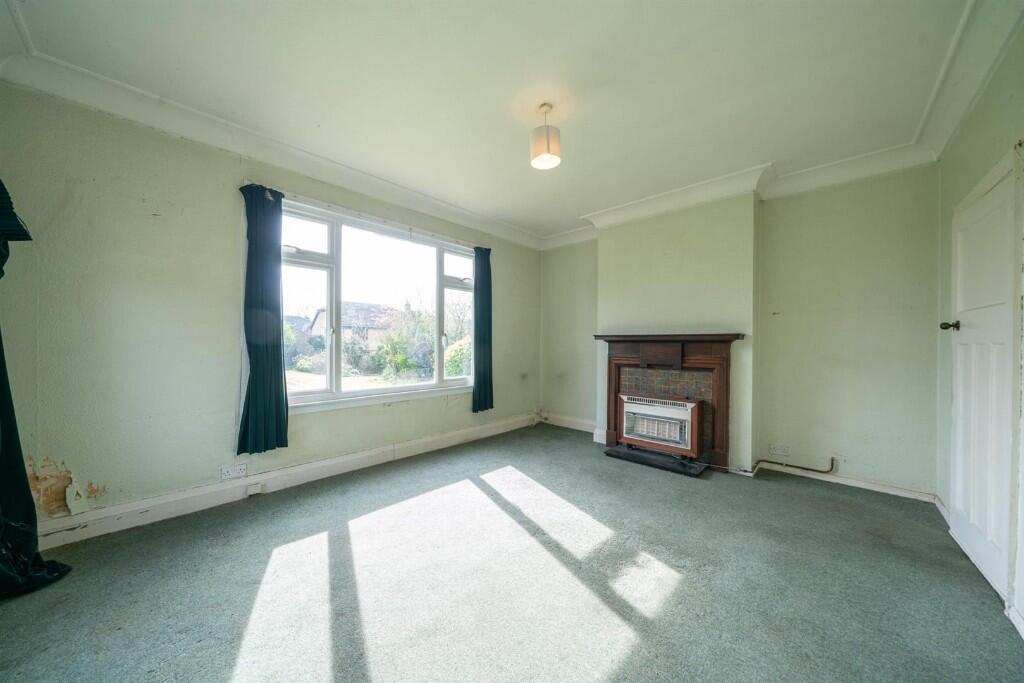 Hillfield Road, Hemel Hempstead, Hertfordshire, HP2 4AB - More