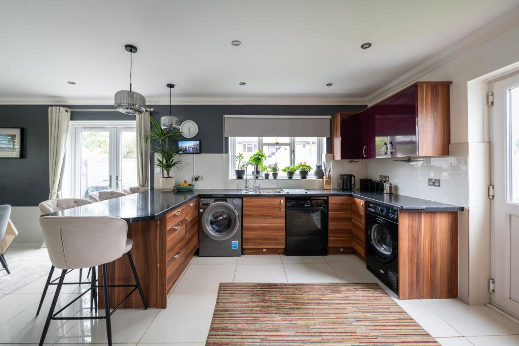 House in Redhill, Earlswood - View 5