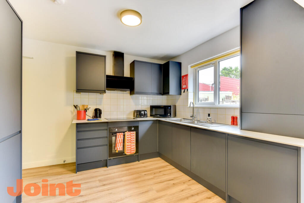 Main image of property: Bishop Manor Road, Horfield, Bristol, Bristol City