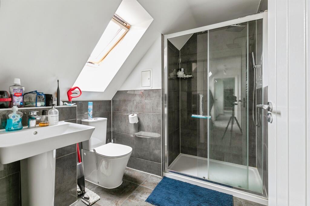 5 Worthington Grove photo 4