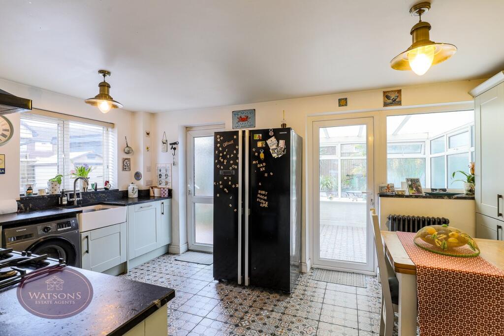 House in Nottingham, Nottinghamshire - More