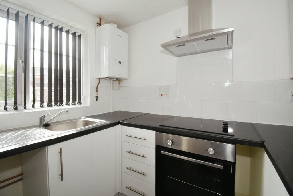House in Fareham, Locks Heath - View 2