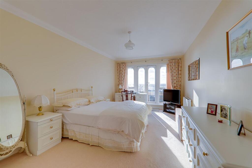 Apartment in Brighton - View 5