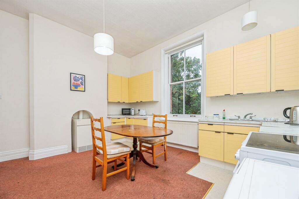 Apartment in Worcester - View 4