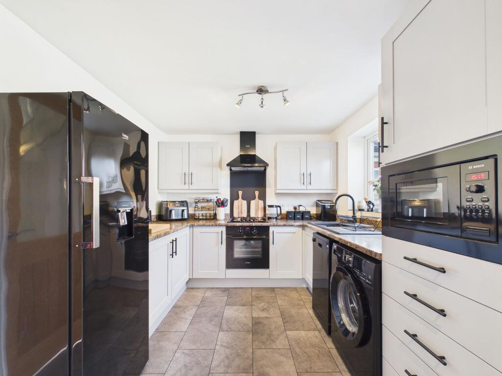 Pindars Way, Barlby, YO8 photo 3