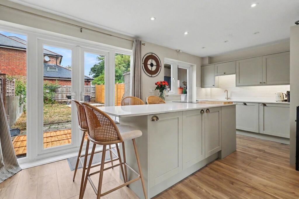 House in Kingston upon Thames - View 4