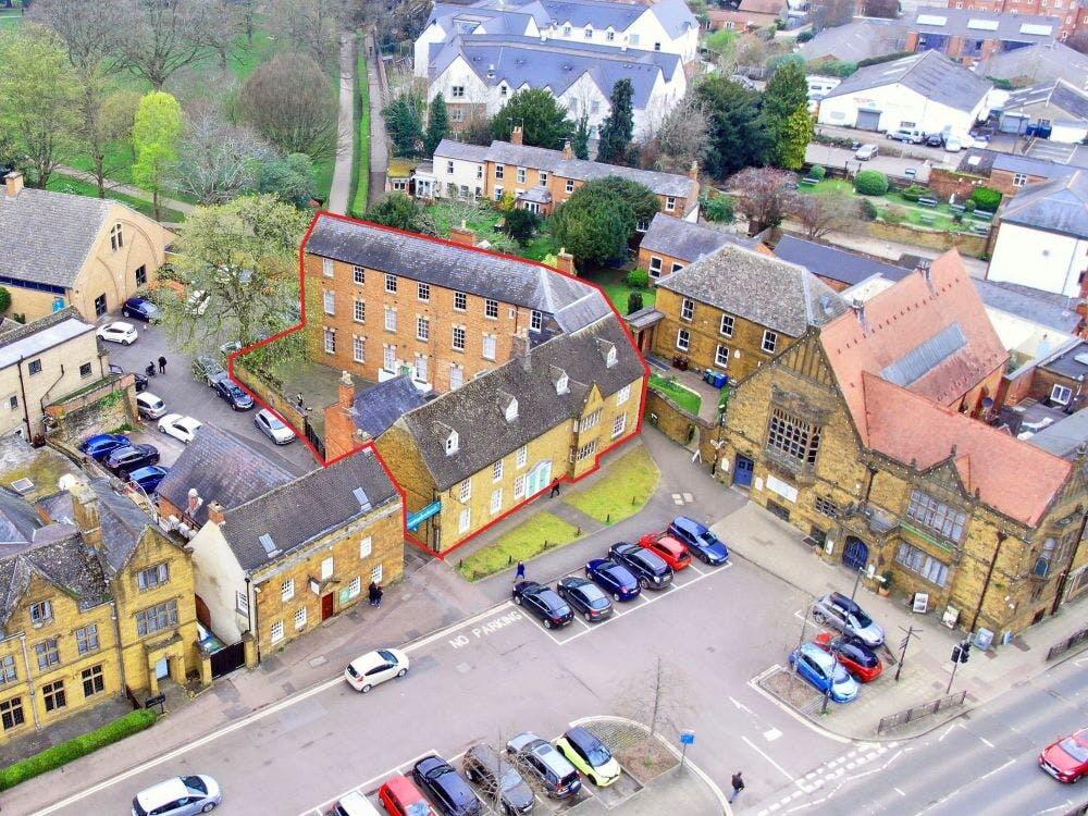 Main image of property: 21 Horse Fair, Banbury, OX16 0AH