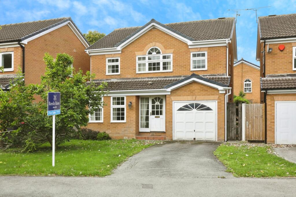 4-bed detached on Limelands Road, Dinnington, Sheffield, South Yorkshire, S25, £250,000