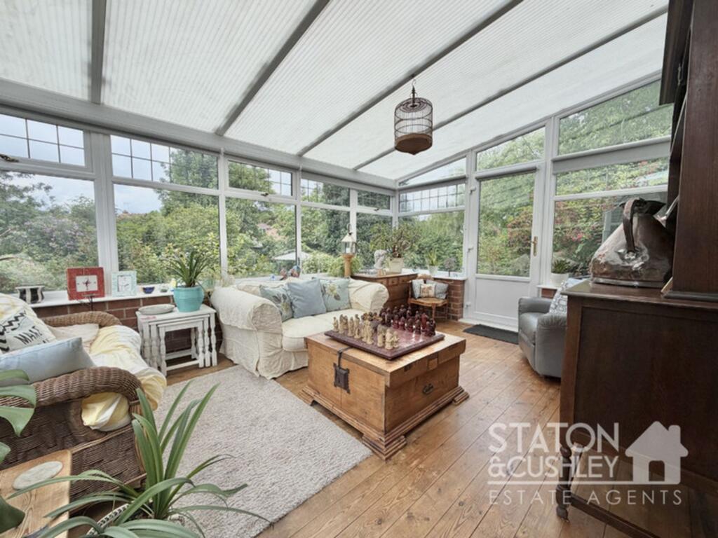 House in Mansfield, Nottinghamshire - More