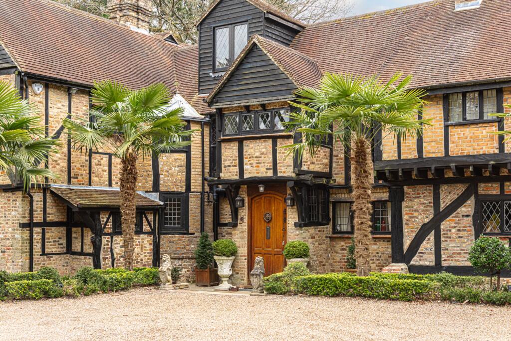 Cheval Court Stud - View 5