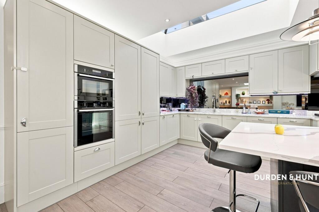 House in London - View 5