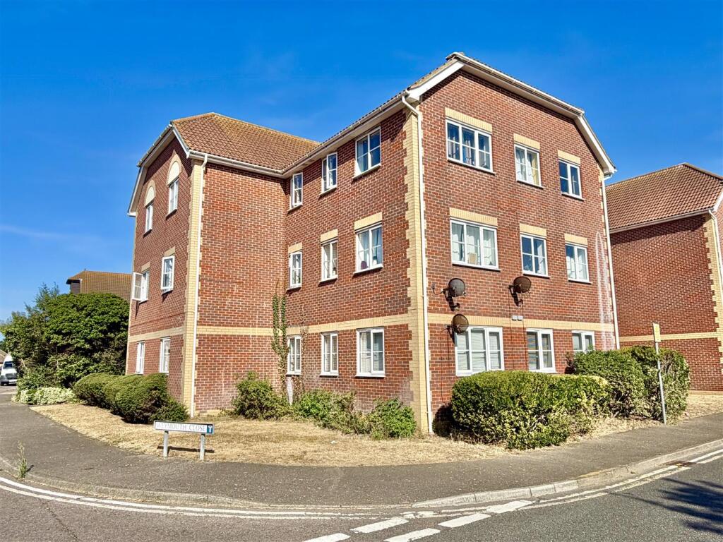 Main image of property: Weymouth Close, Clacton-On-Sea, Essex