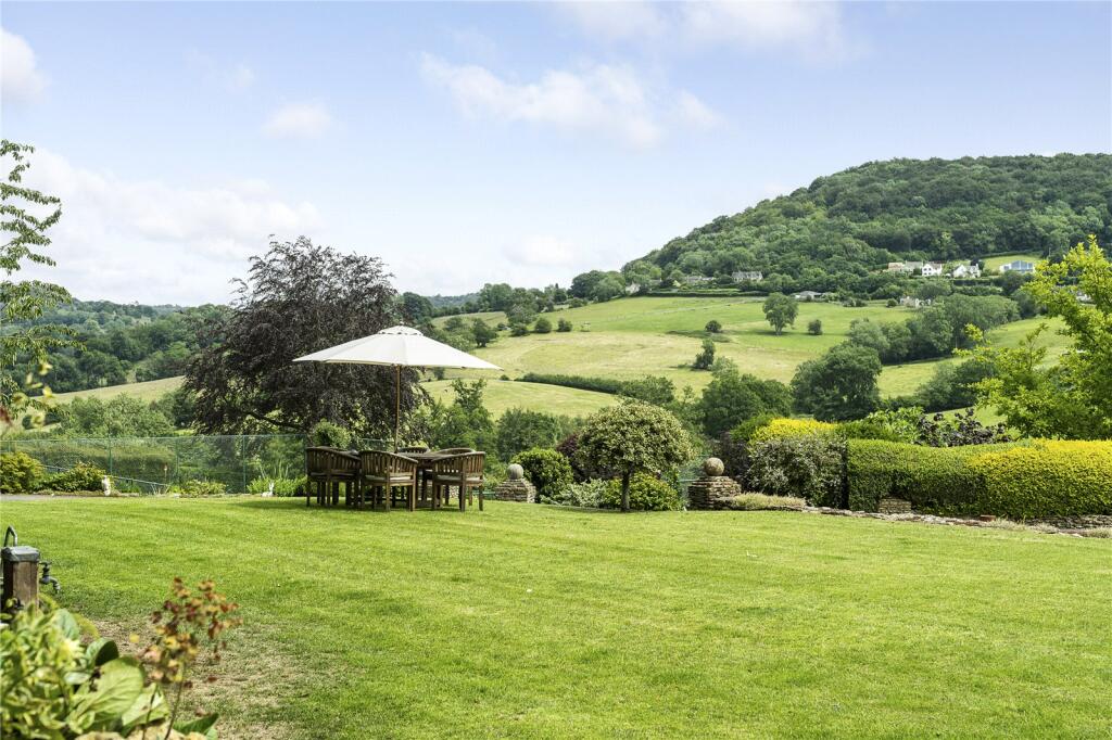 Vicarage Street, Painswick, Stroud, Gloucestershire, GL6 photo 4