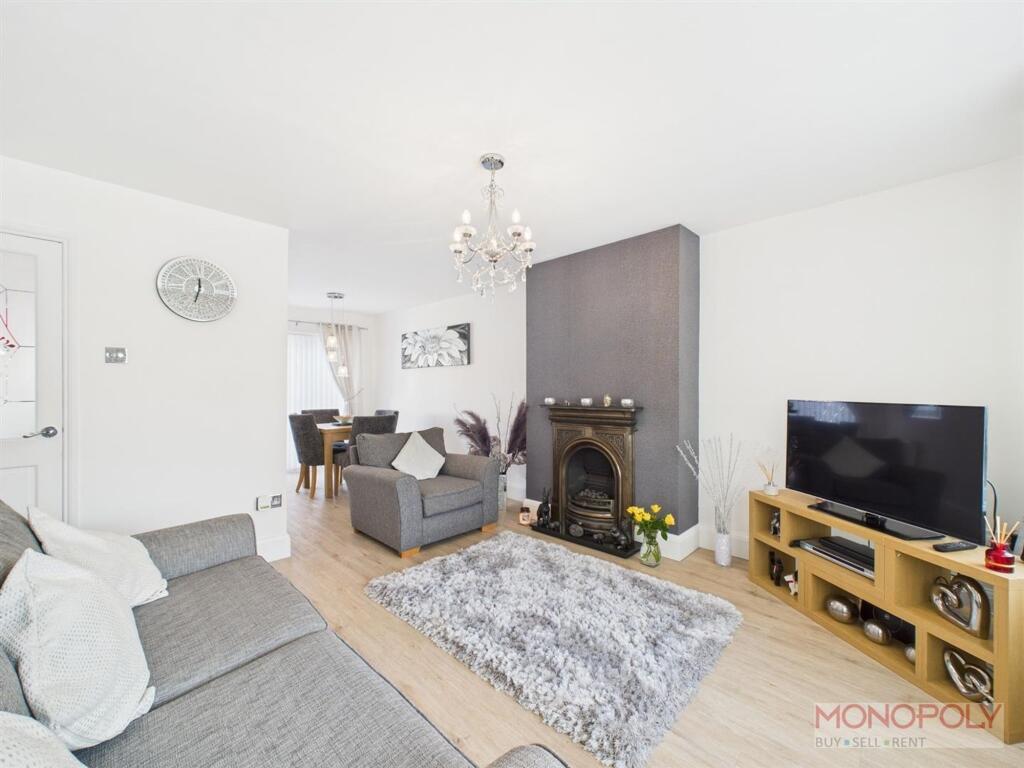 House in Wrexham, Rhosddu - View 3