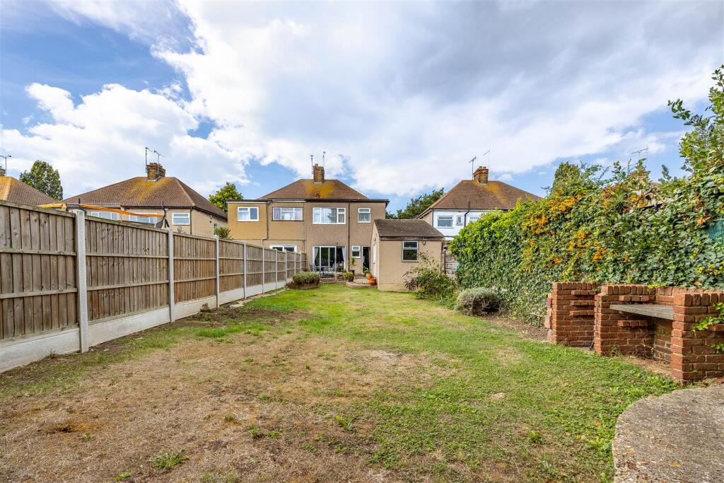 House in Southend-on-Sea, Southchurch - View 4