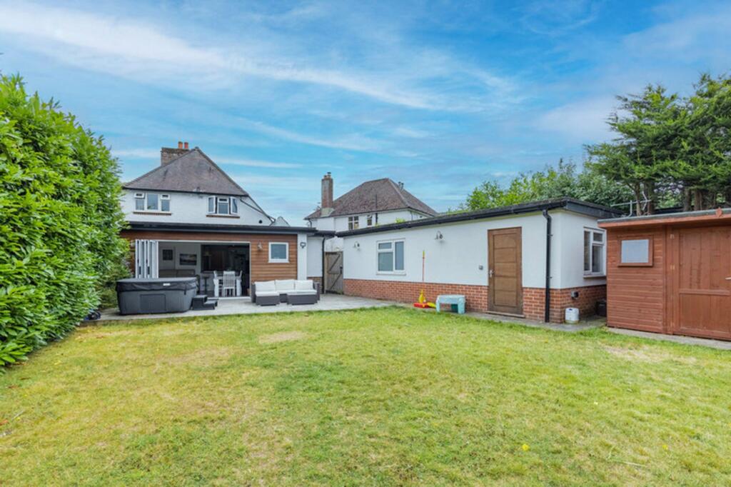 Cheriton Avenue, Bournemouth, BH7
