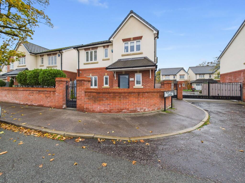 3-bed detached on Aughton Park Drive, Aughton, L39, £400,000