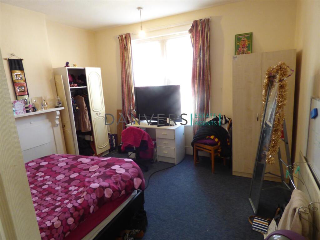 House in Leicester - View 5