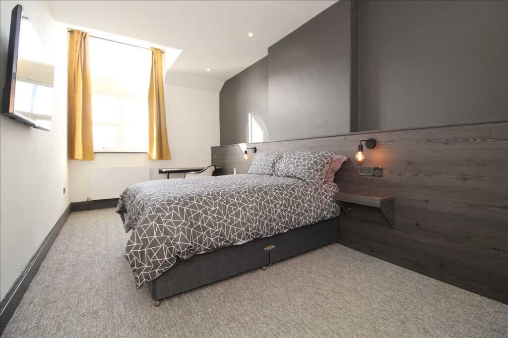 Apartment in Plymouth - View 5