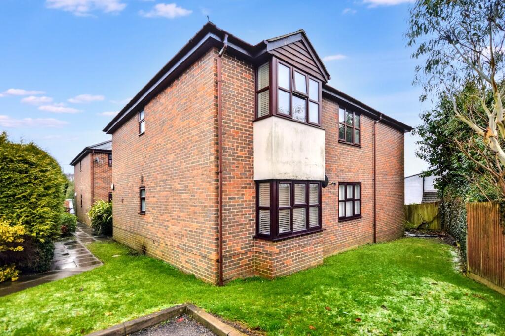Bethel Lane, Upper Hale, Farnham, GU9 photo 3
