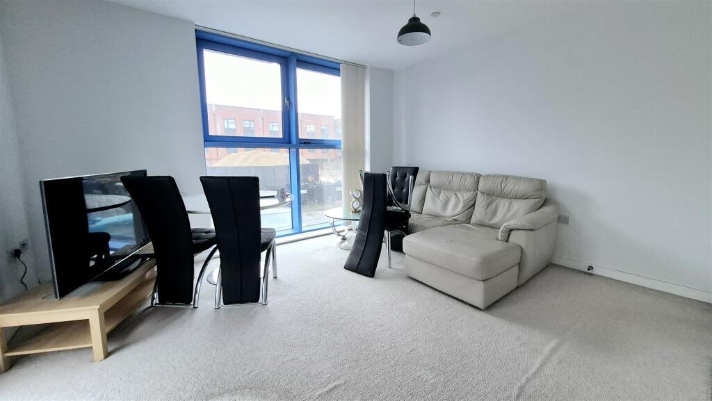 Apartment in Milton Keynes - View 5
