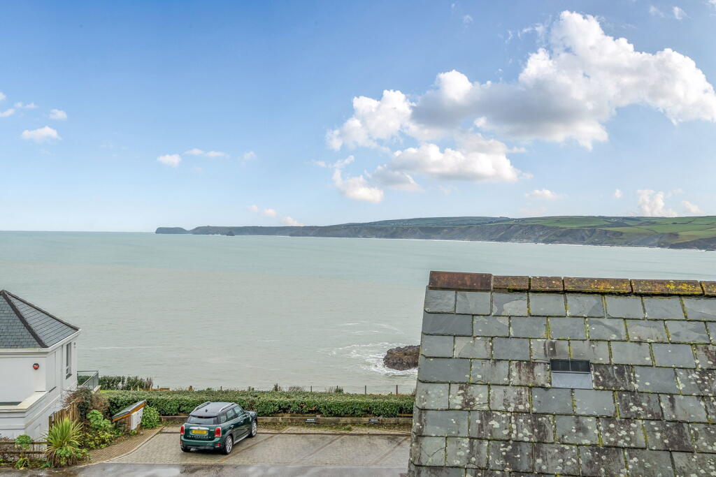 4-bed terraced on Port Isaac, £575,000